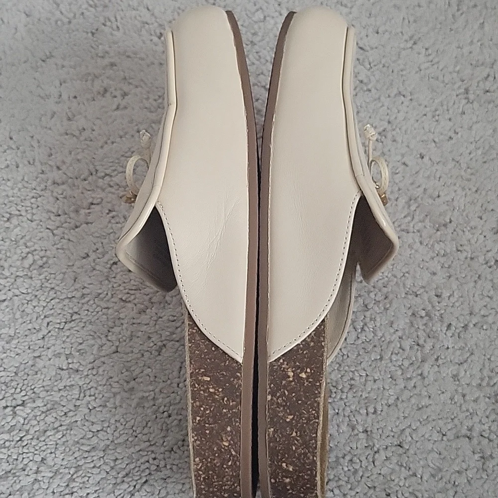 Tory Burch Cream Leather Tory Charm Mules Slip-On with Gold Logo Charm Size 6